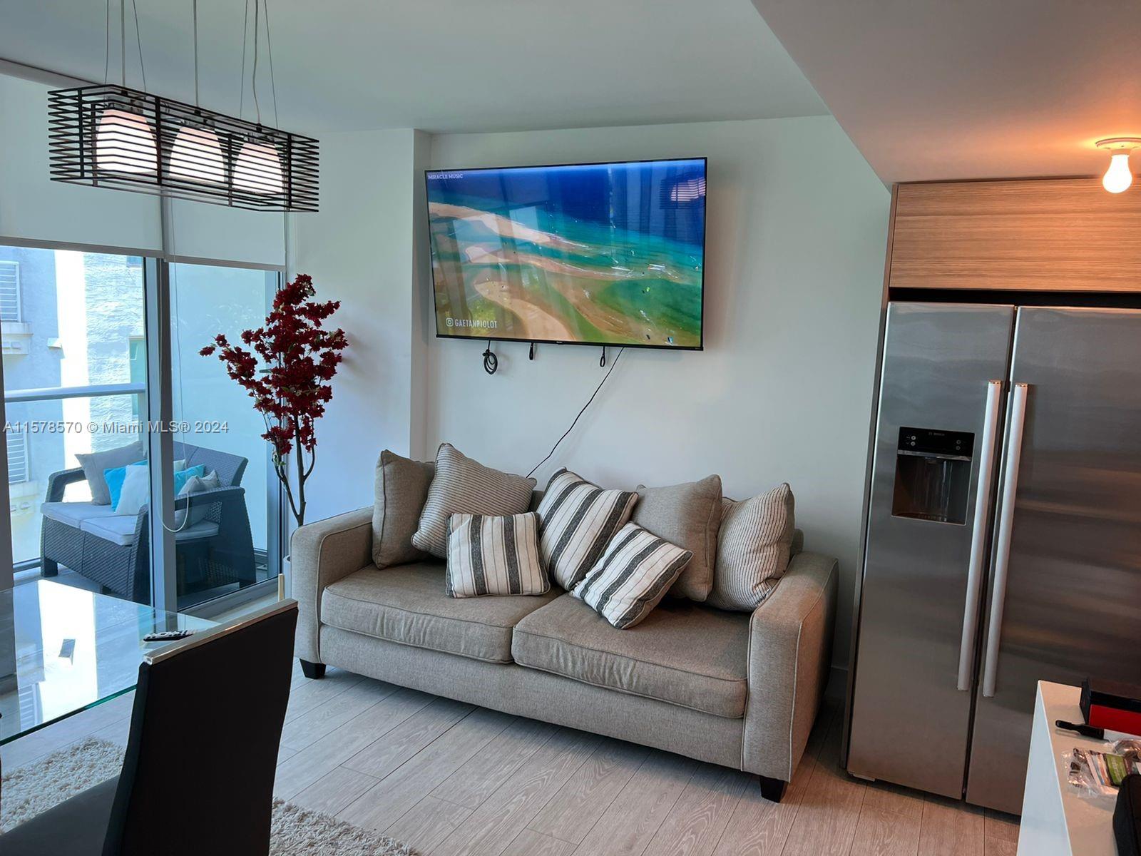 6620 Indian Creek Dr # 402