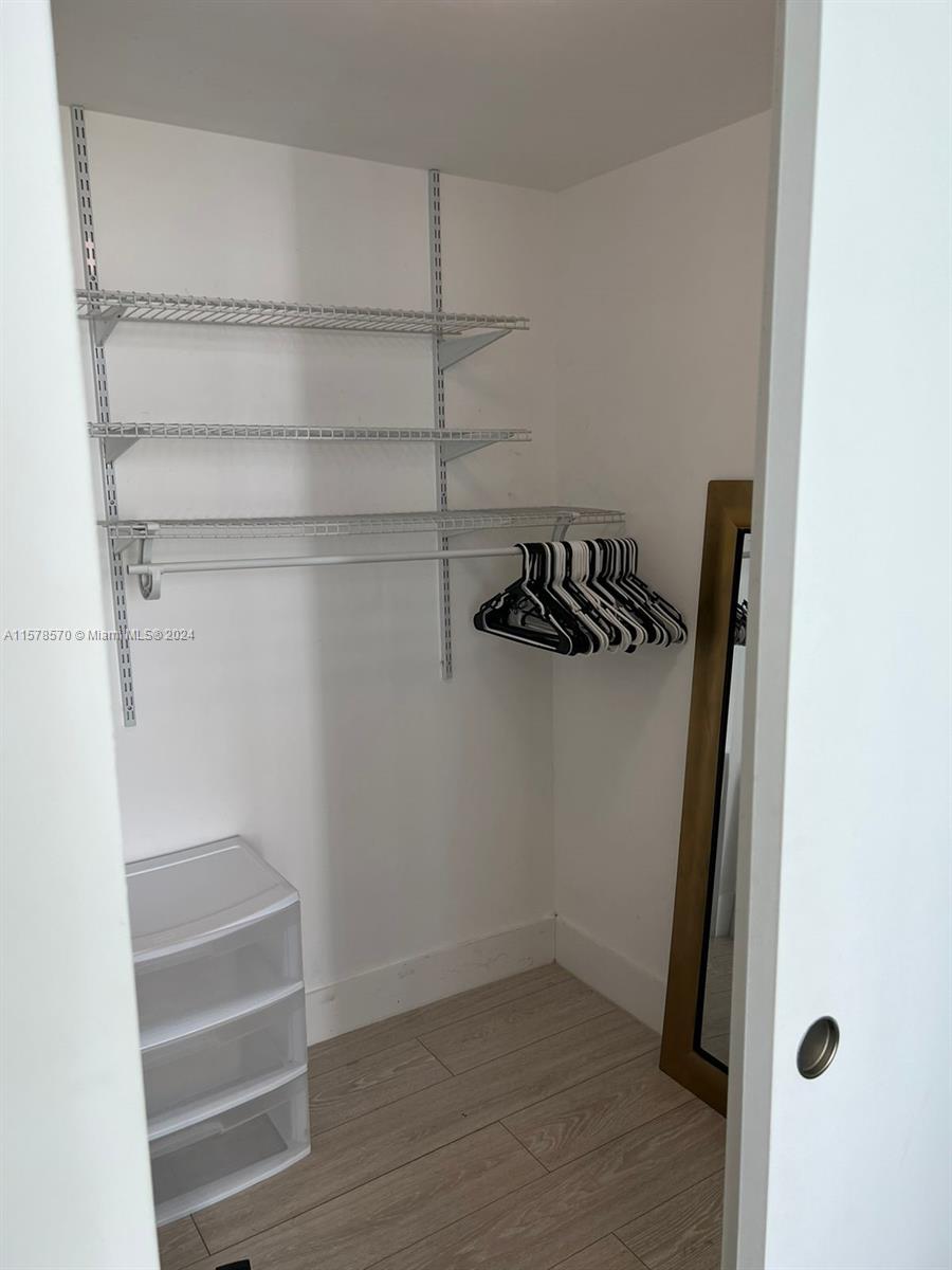 6620 Indian Creek Dr # 402