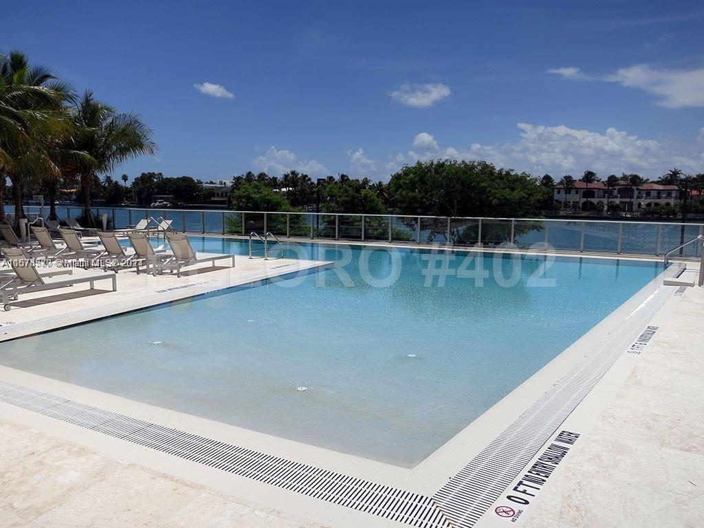 6620 Indian Creek Dr # 402