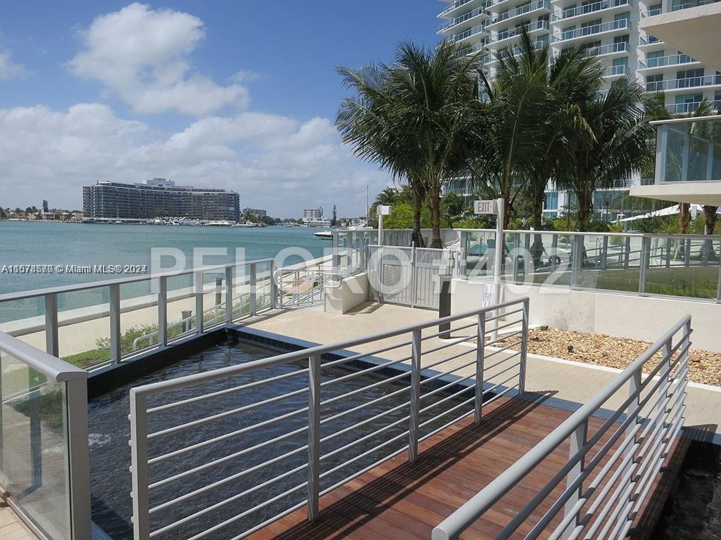 6620 Indian Creek Dr # 402