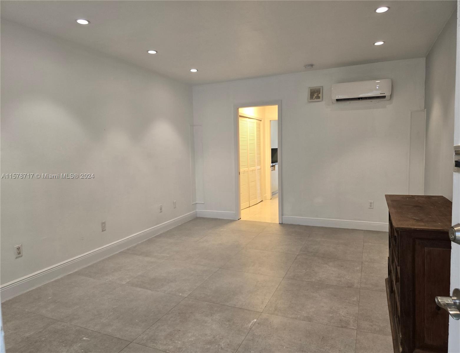 835 Meridian Ave # 4