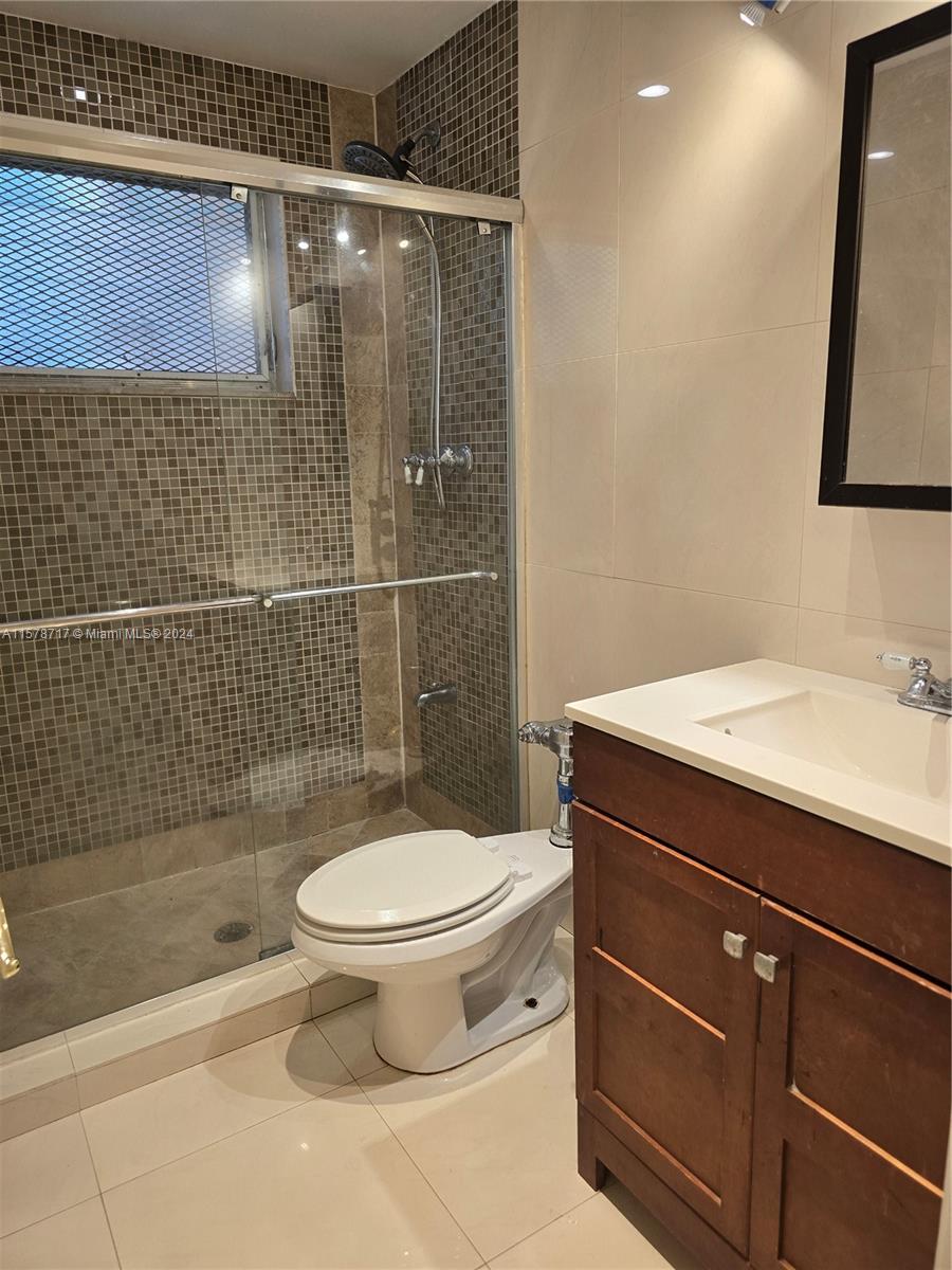 835 Meridian Ave # 4