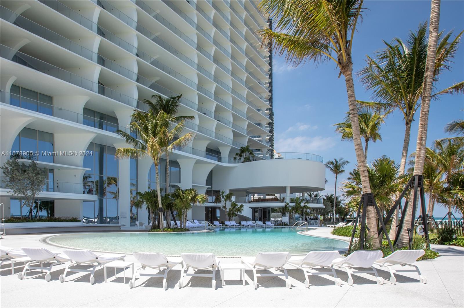 16901 Collins Ave # 2204