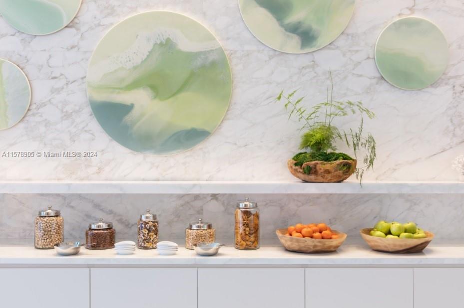 16901 Collins Ave # 2204