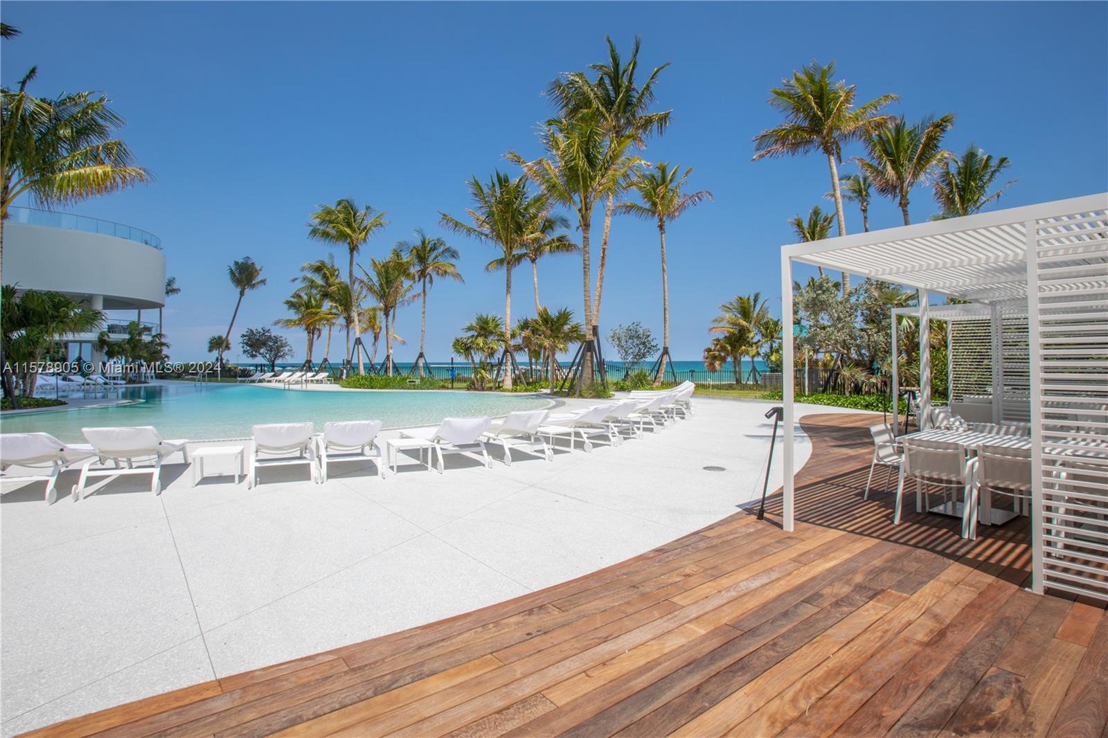 16901 Collins Ave # 2204