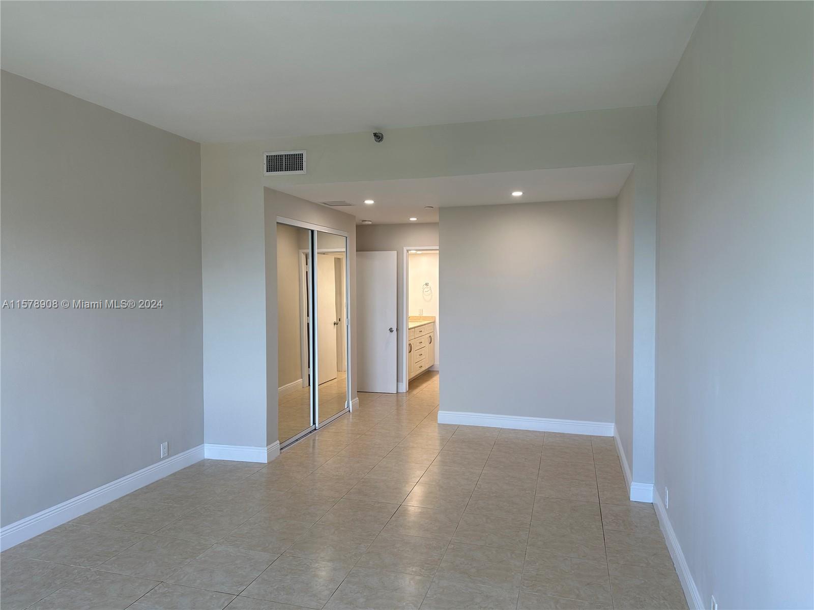 151 Crandon Blvd # 1002