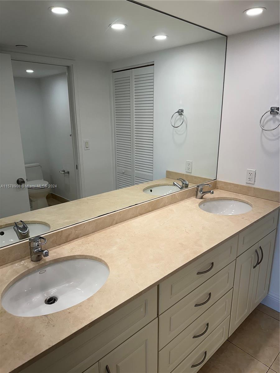 151 Crandon Blvd # 1002