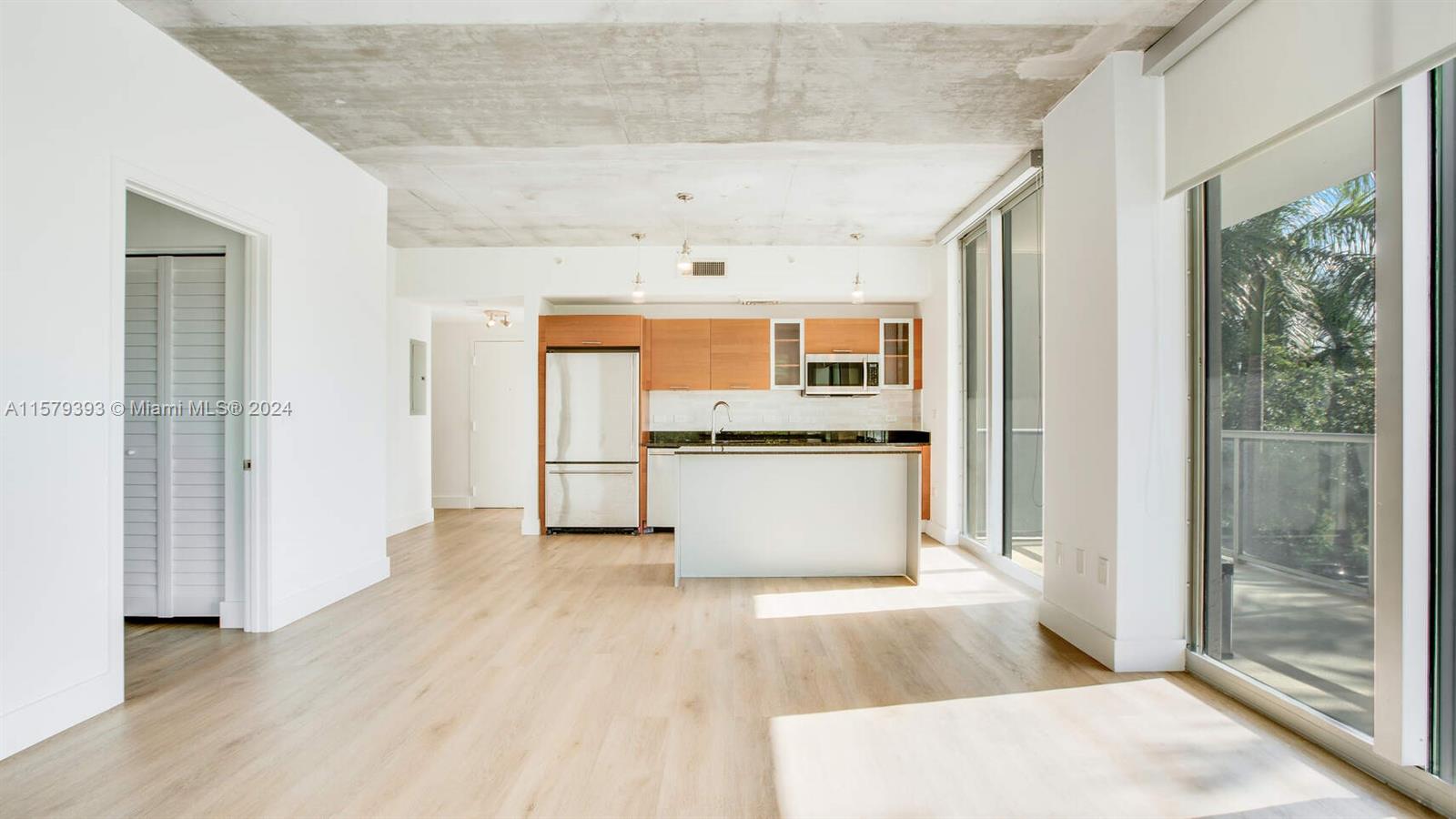 3451 NE 1st Ave # M0202