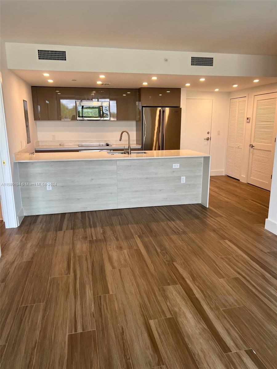 13800 Highland Dr # 303
