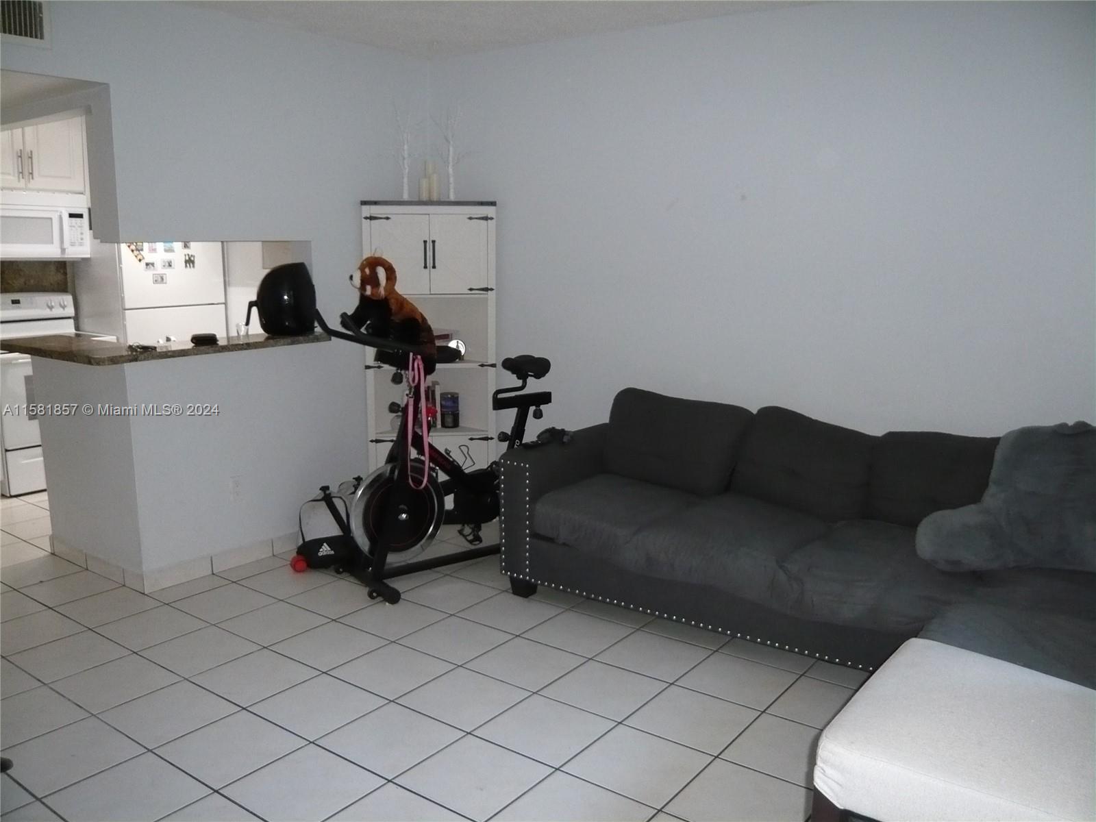 10776 N Kendall Dr # F7