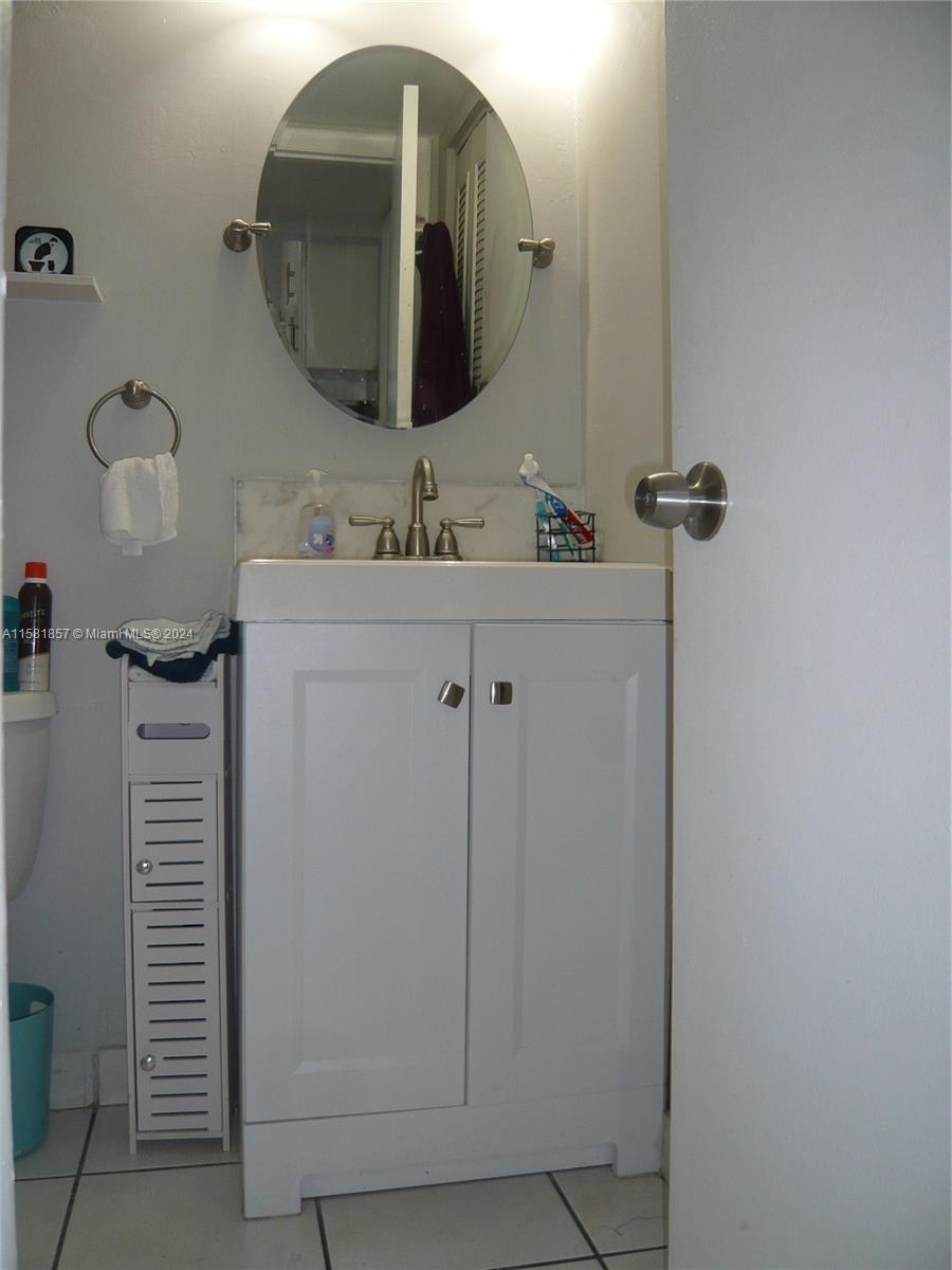 10776 N Kendall Dr # F7