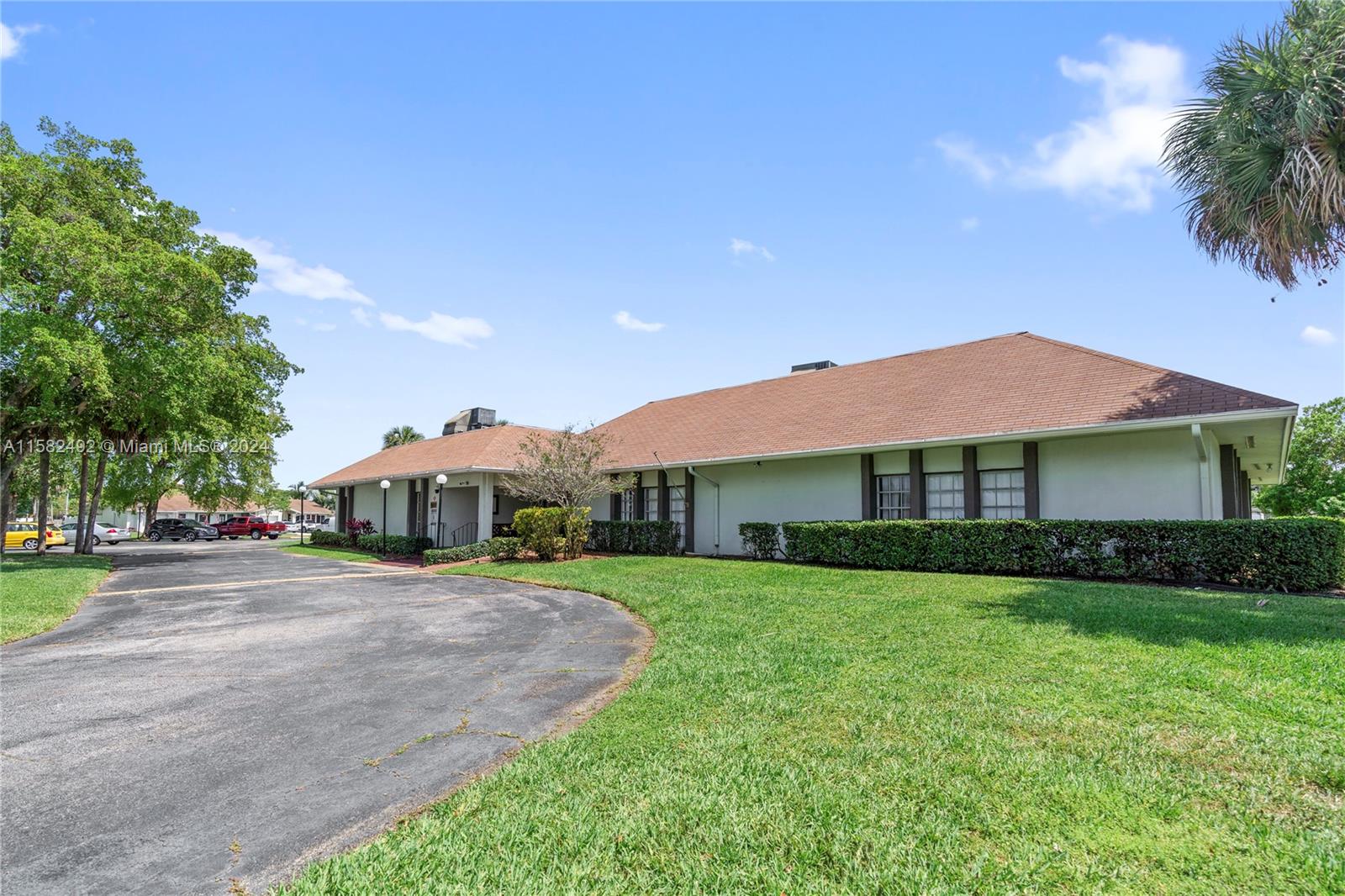 5482 S Lakewood Cir S # B