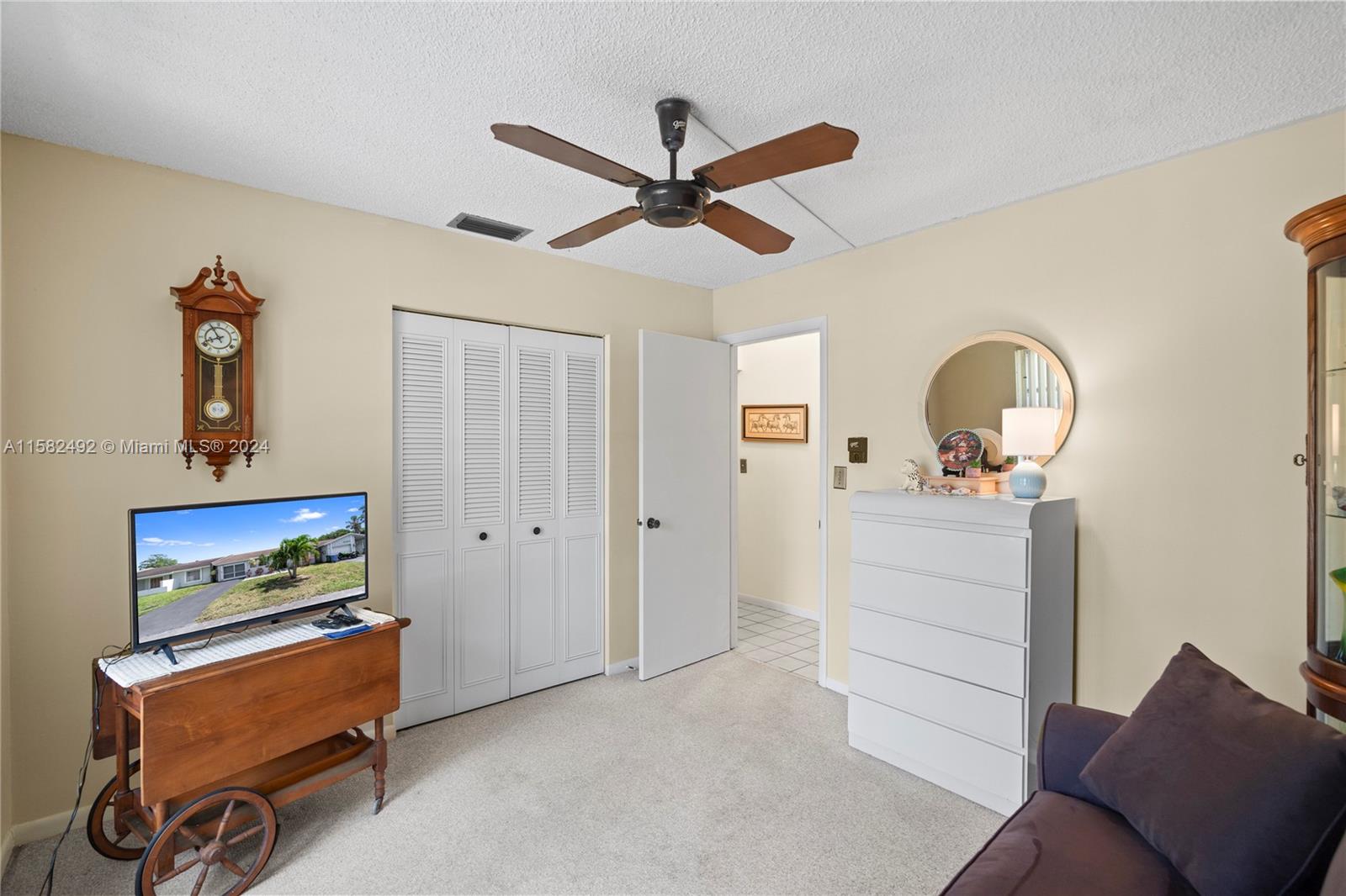 5482 S Lakewood Cir S # B