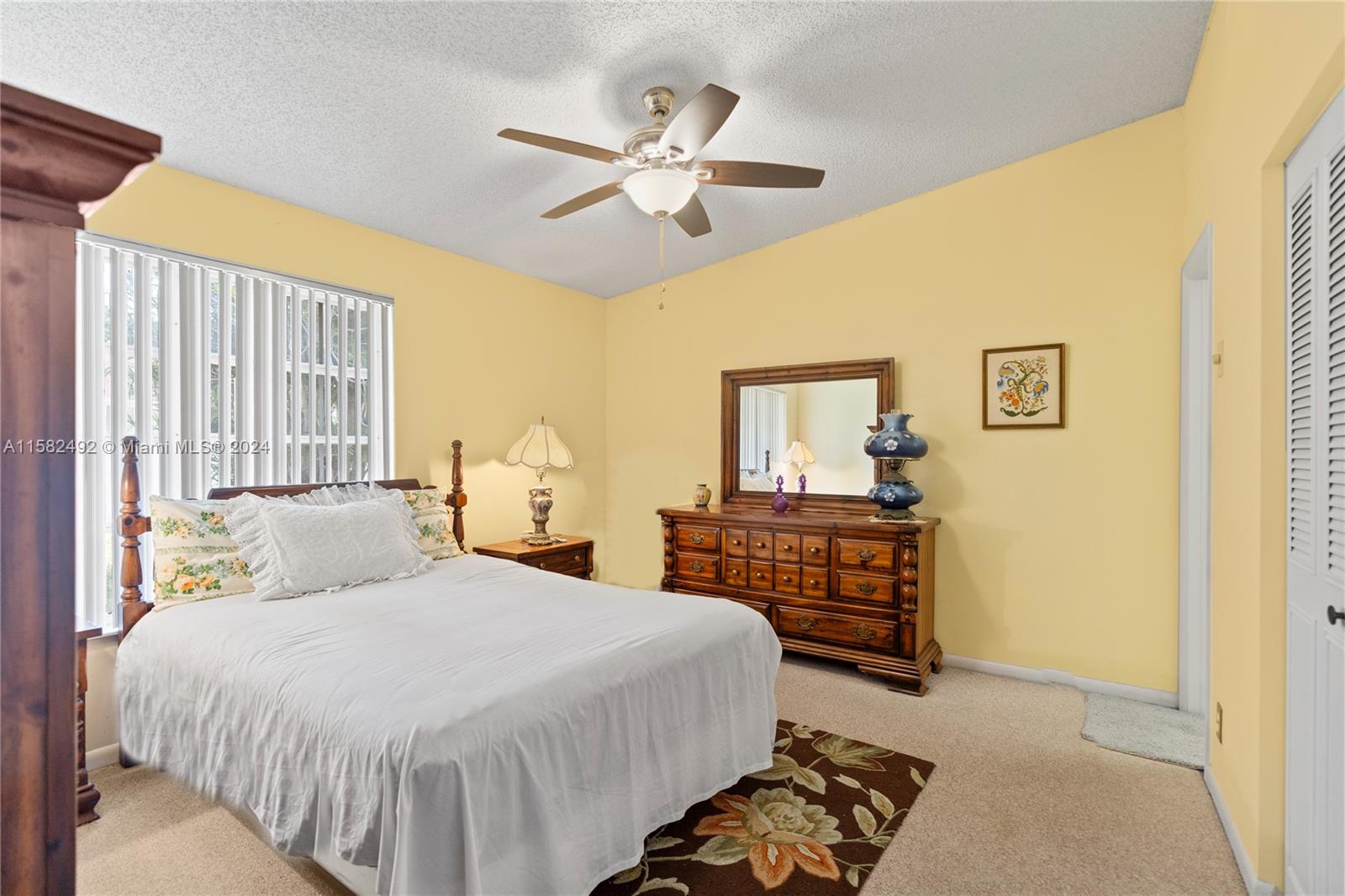 5482 S Lakewood Cir S # B