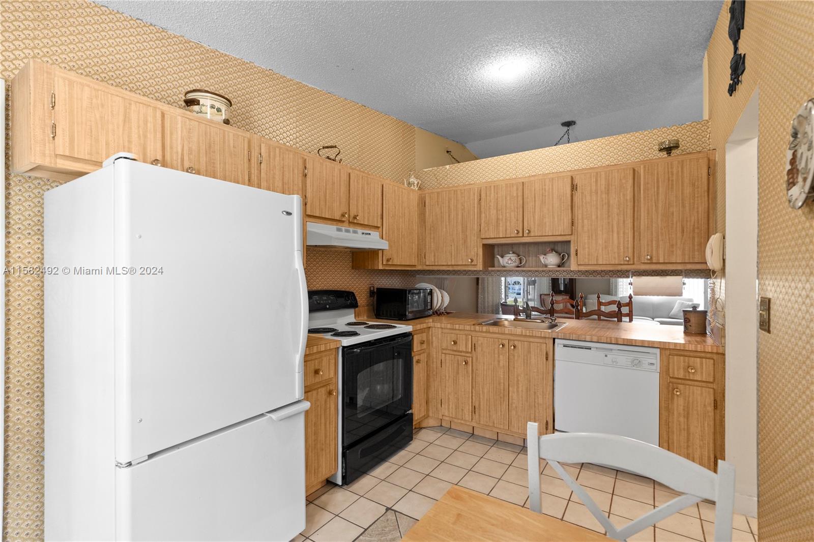 5482 S Lakewood Cir S # B