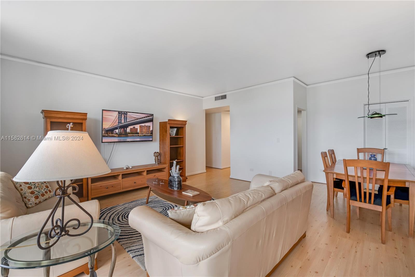 700 Biltmore Way # 904