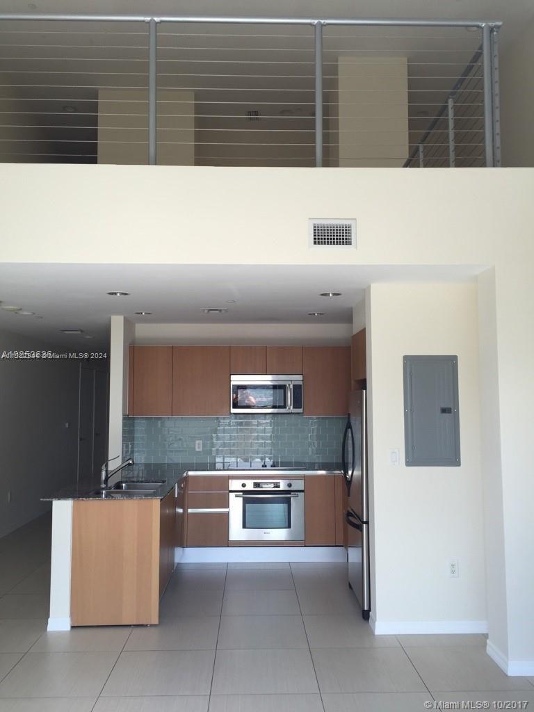 1050 Brickell Ave # 3218