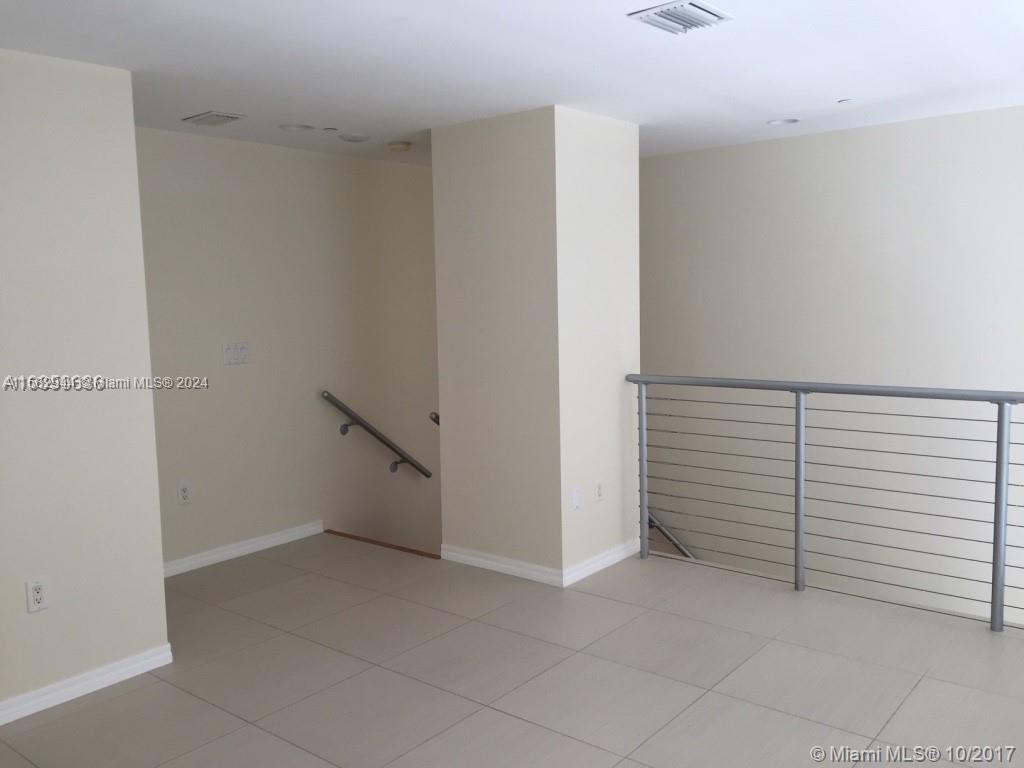 1050 Brickell Ave # 3218