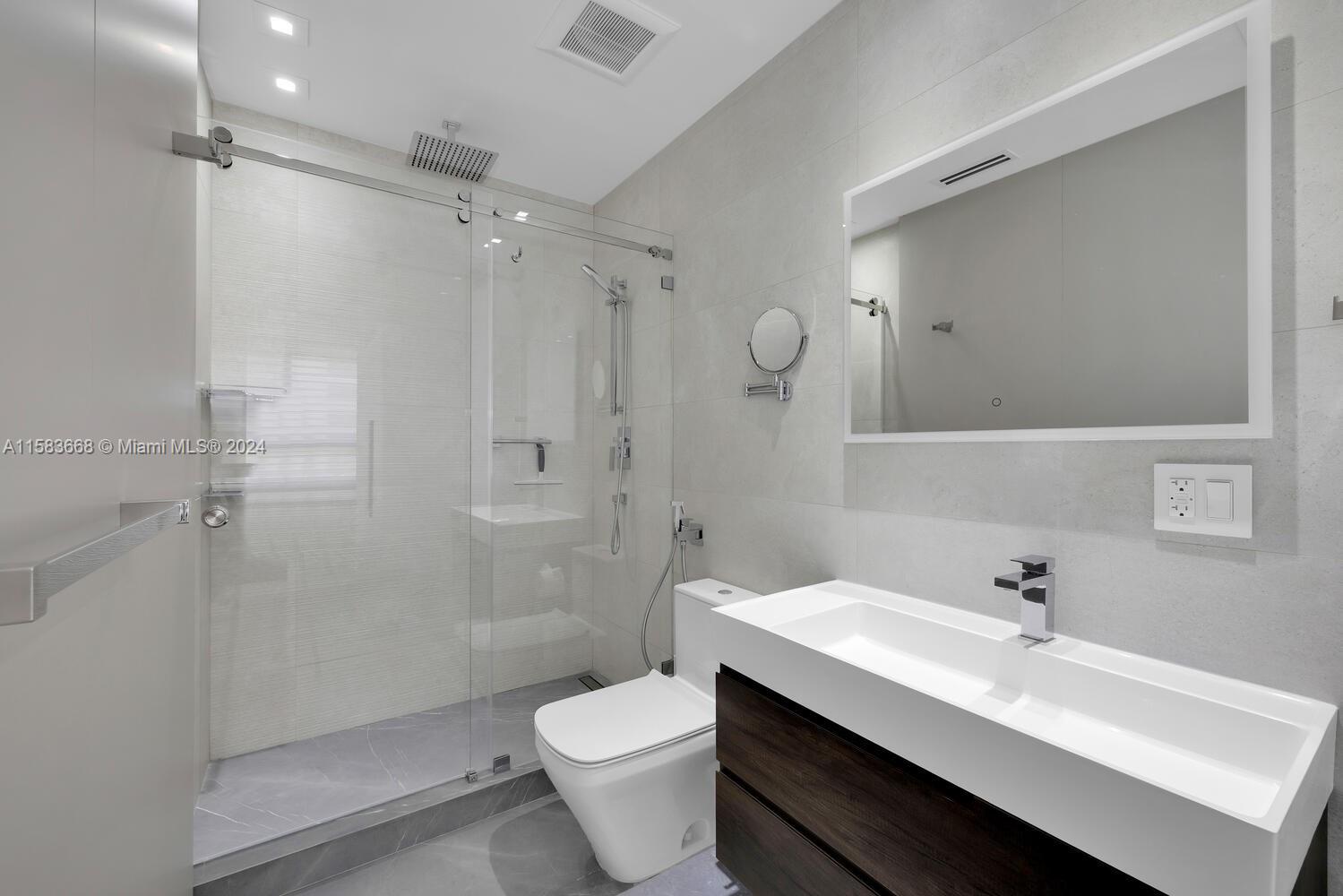 251 Crandon Blvd # 334
