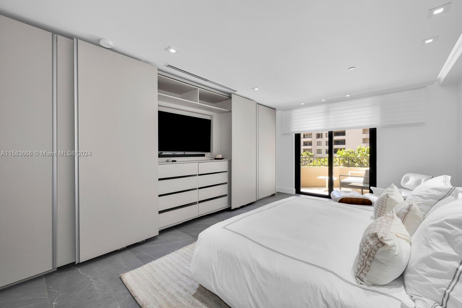 251 Crandon Blvd # 334
