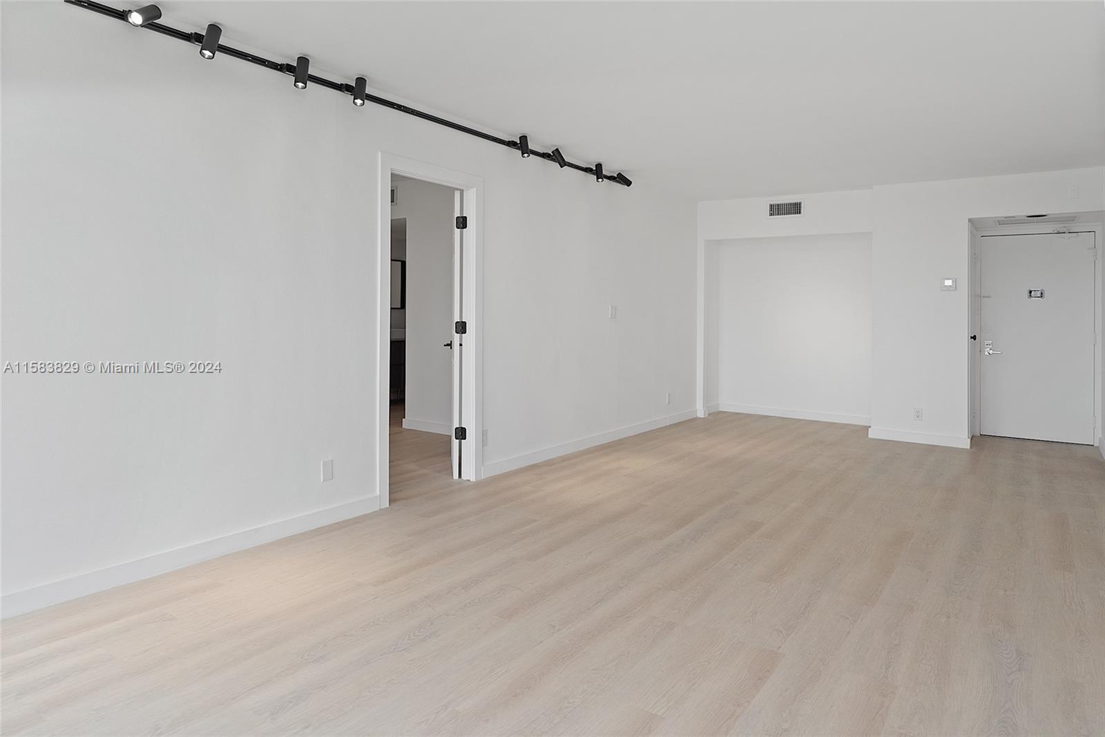 20335 W Country Club Dr # 808
