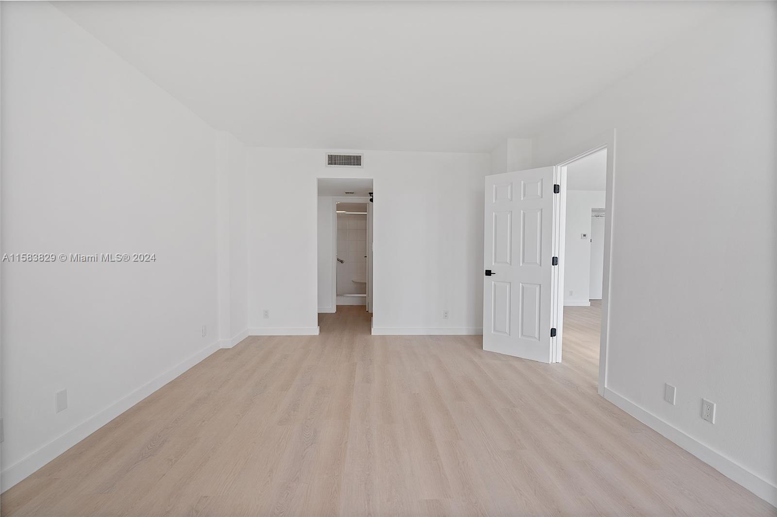 20335 W Country Club Dr # 808