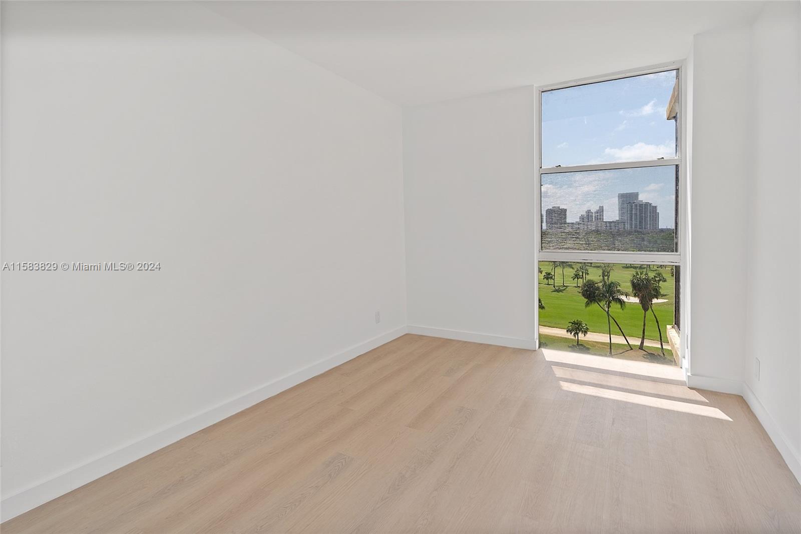 20335 W Country Club Dr # 808