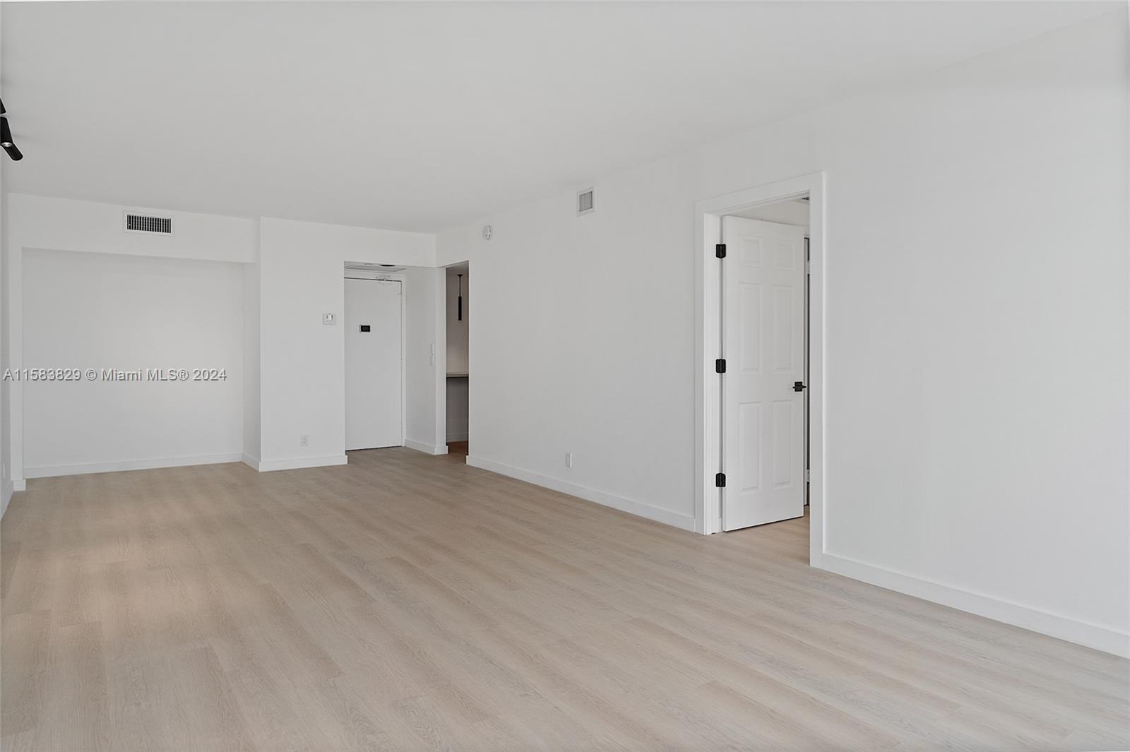 20335 W Country Club Dr # 808