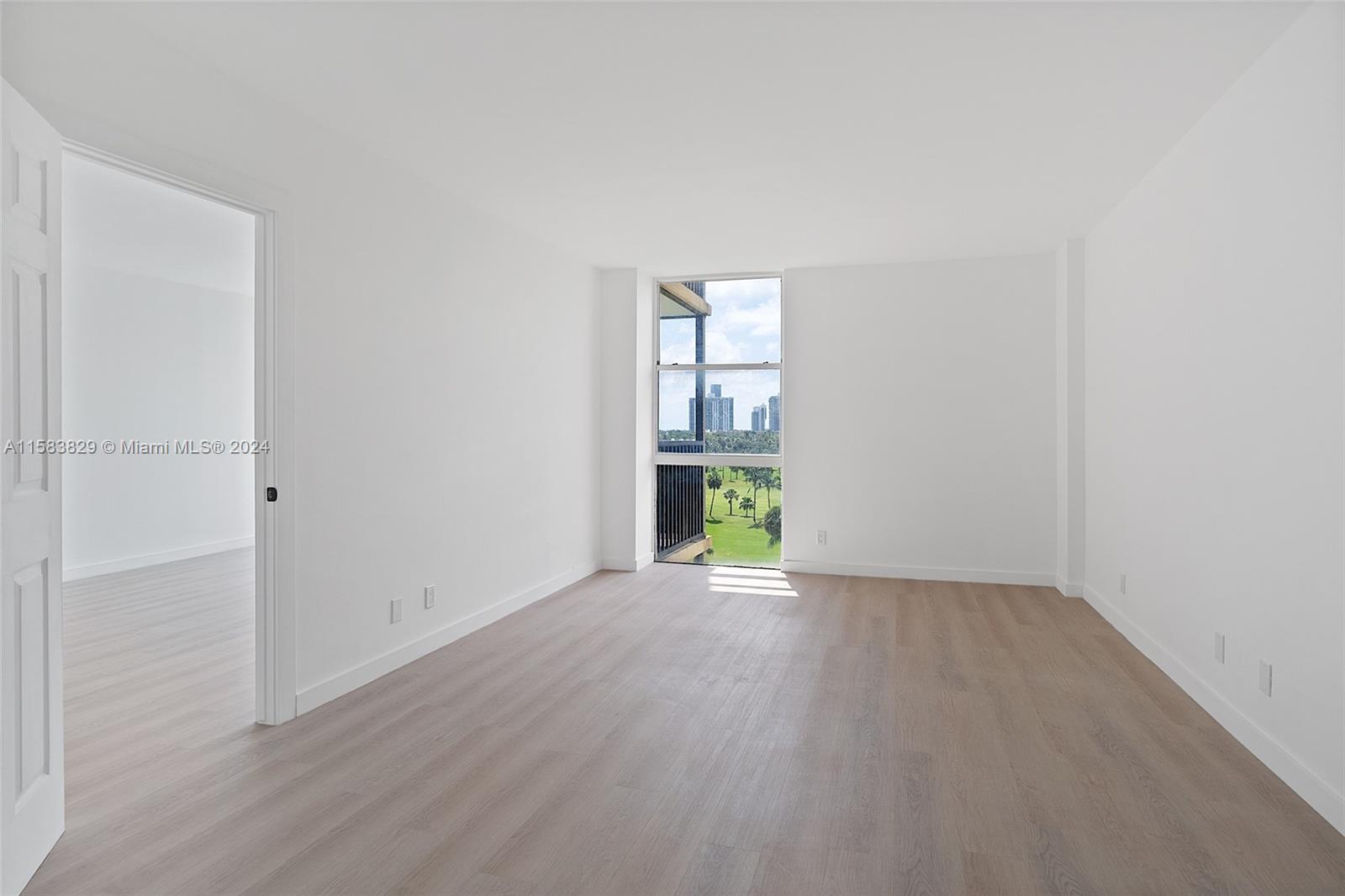 20335 W Country Club Dr # 808