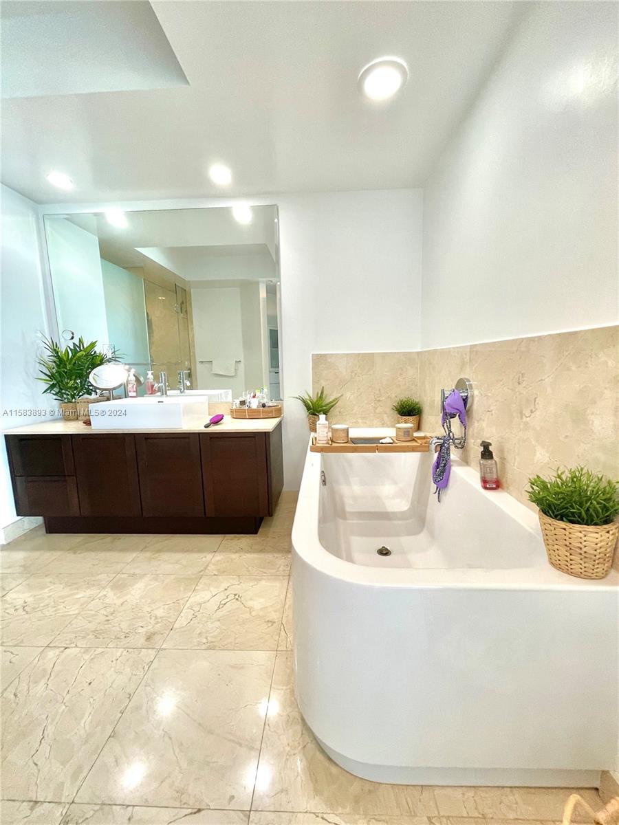 250 Sunny Isles Blvd # 602 Unit: 3-602