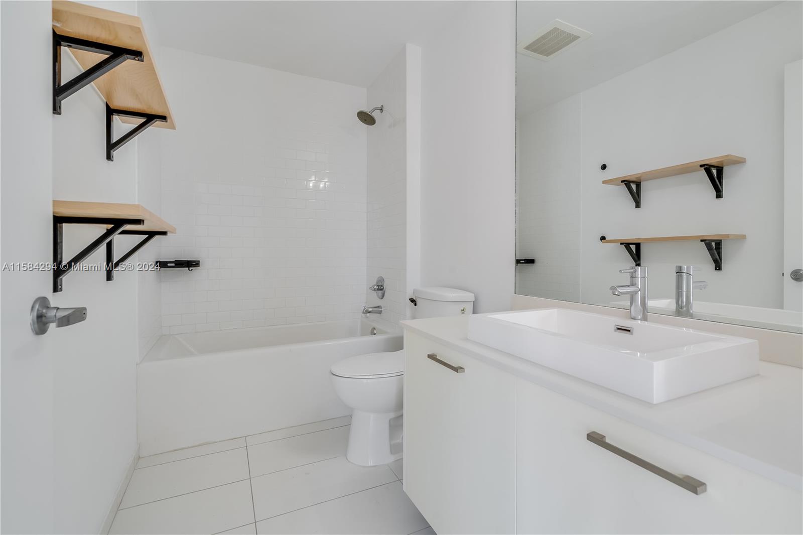 151 SE 1st St # 609