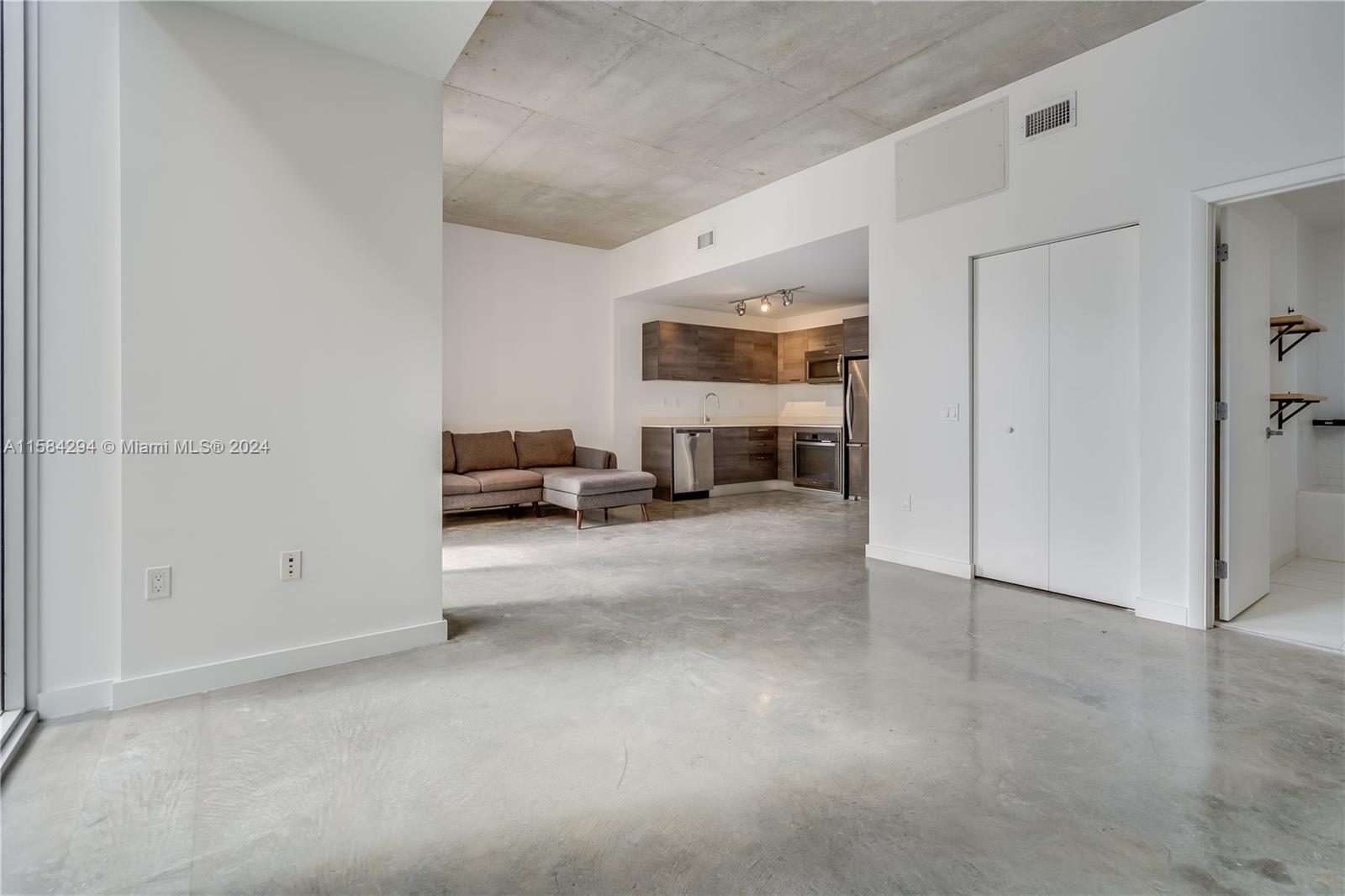151 SE 1st St # 609