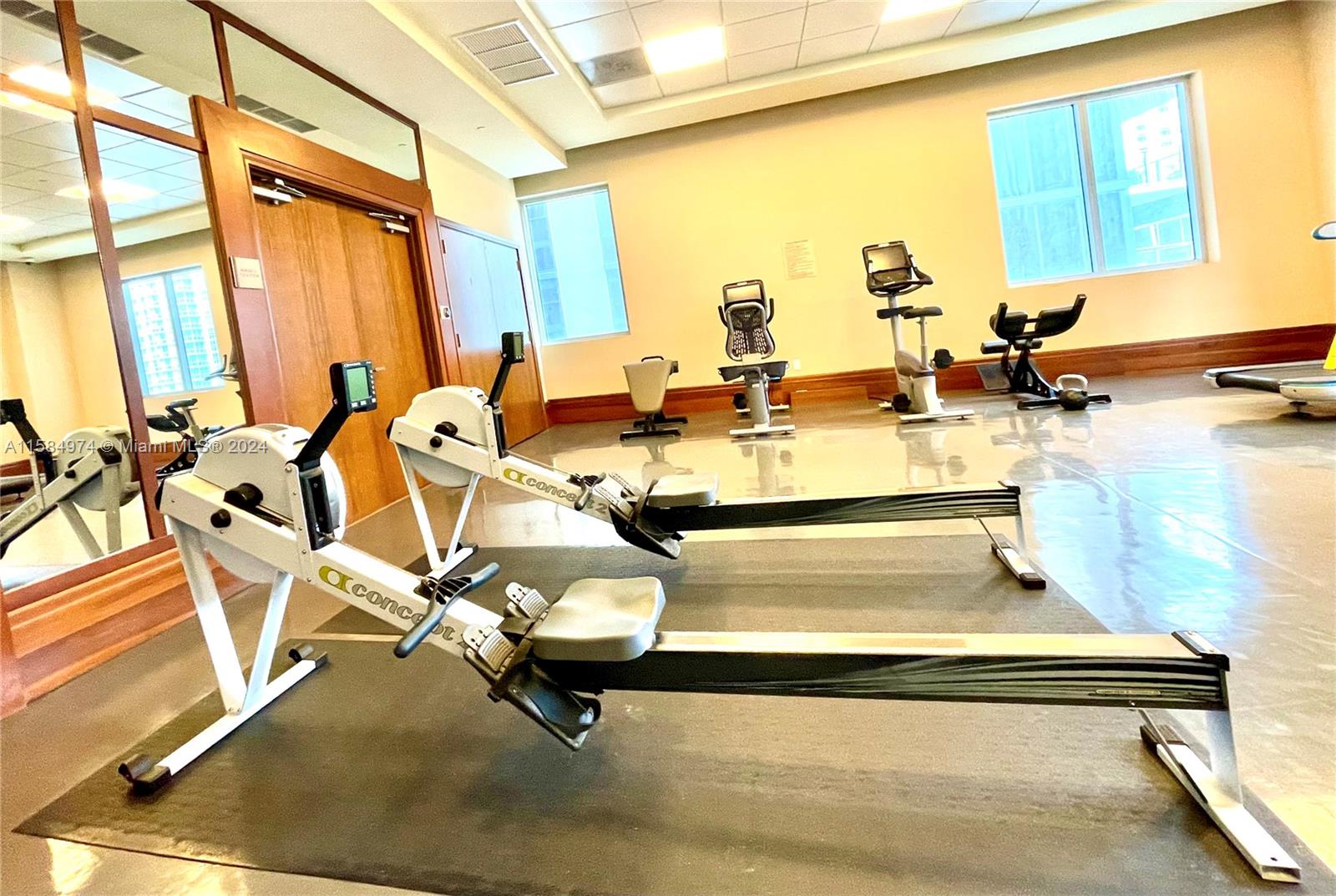 1060 Brickell Ave # 1005