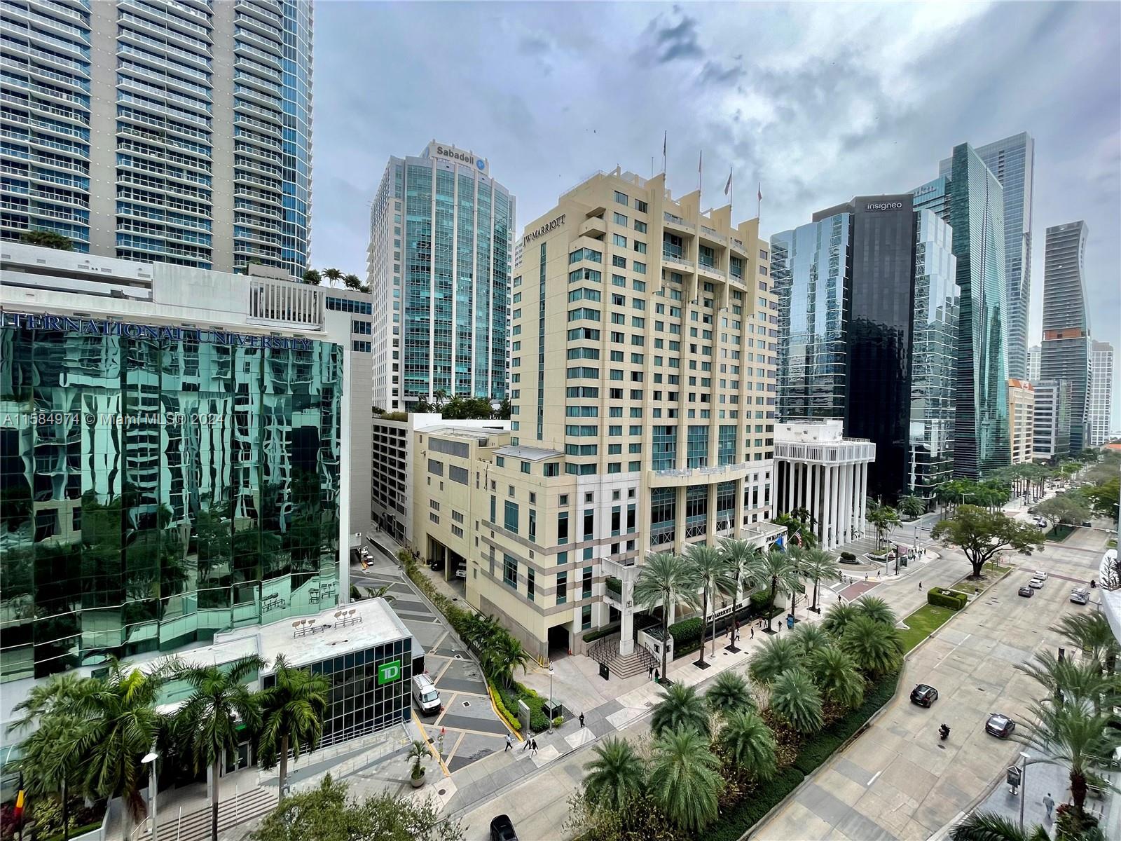 1060 Brickell Ave # 1005