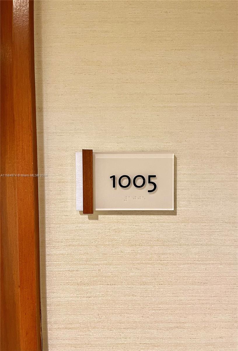 1060 Brickell Ave # 1005