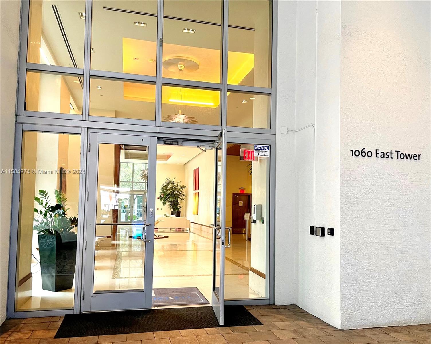 1060 Brickell Ave # 1005