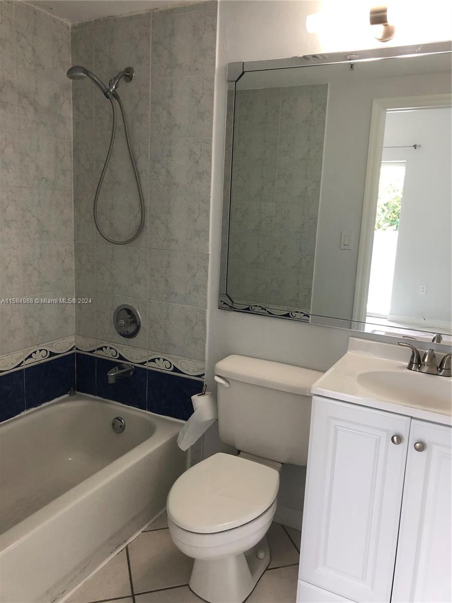 3051 SW 27th Ave # 304