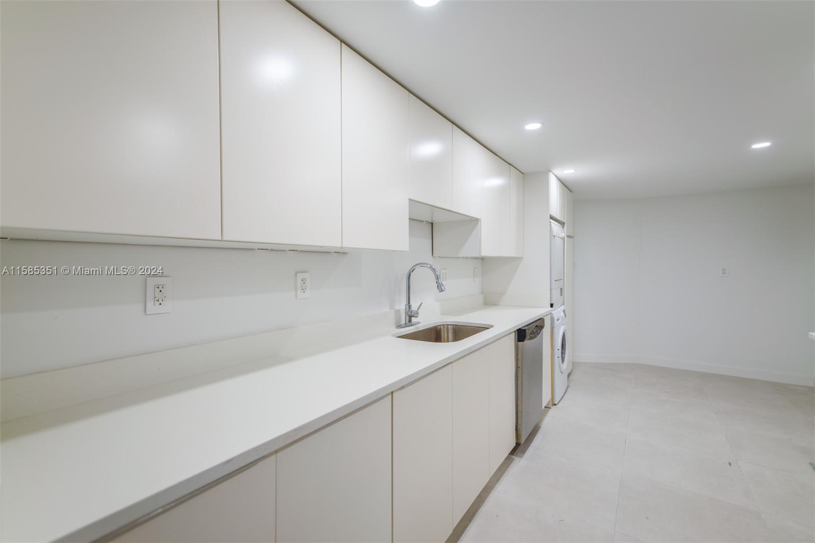 1121 Crandon Blvd # D1206