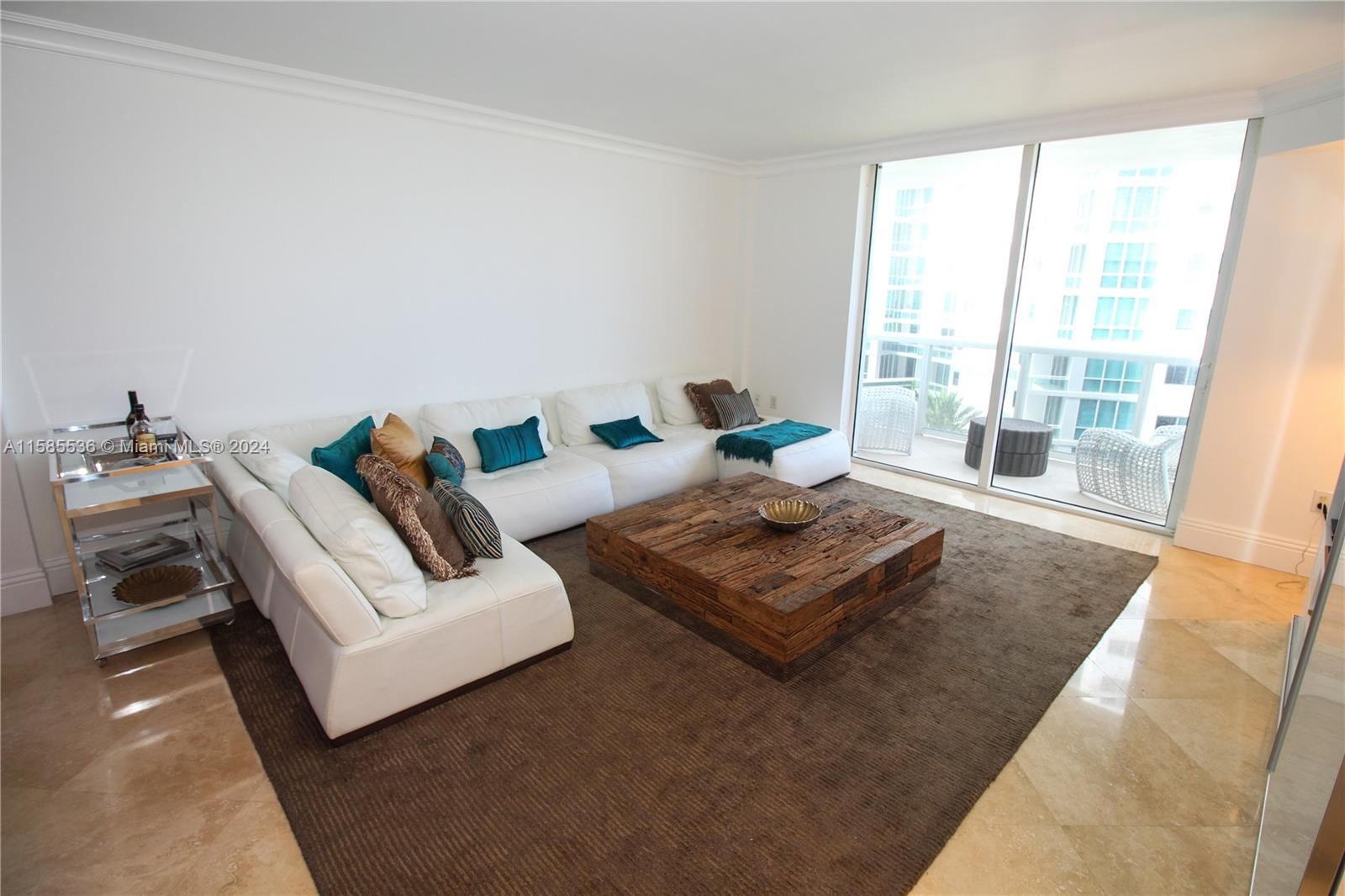 10275 Collins Ave # 833