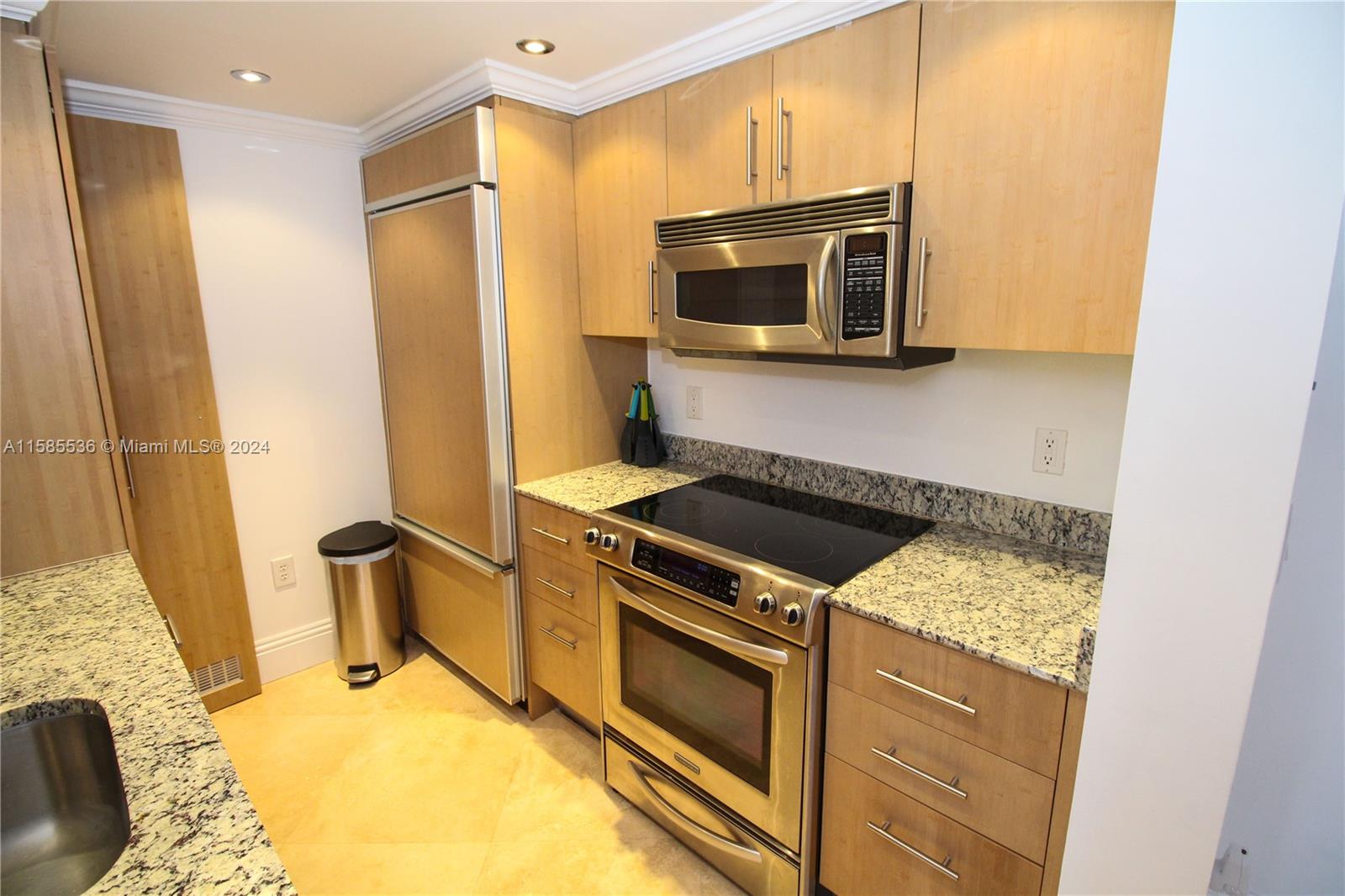 10275 Collins Ave # 833