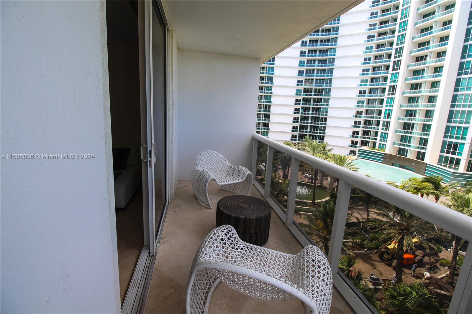 10275 Collins Ave # 833