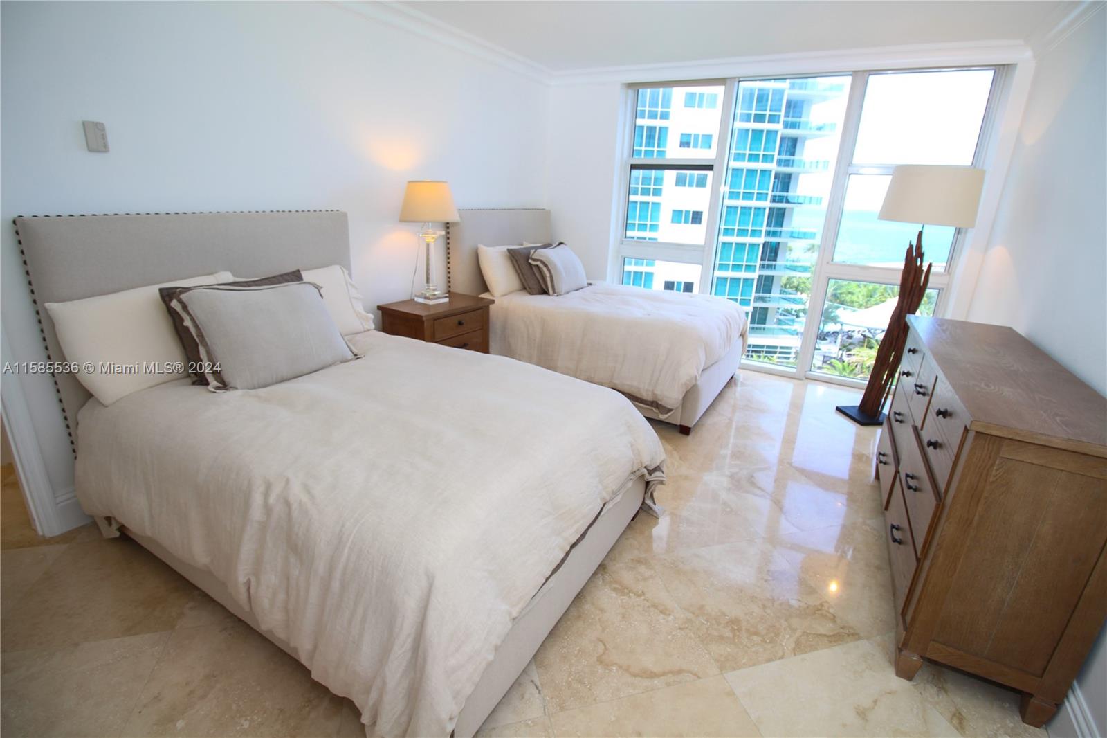 10275 Collins Ave # 833