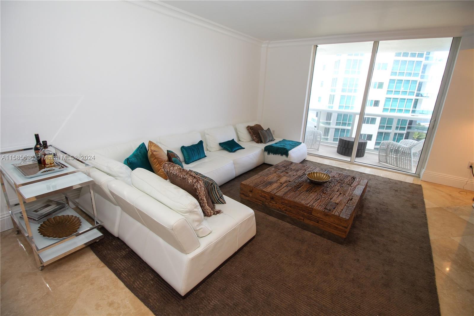 10275 Collins Ave # 833