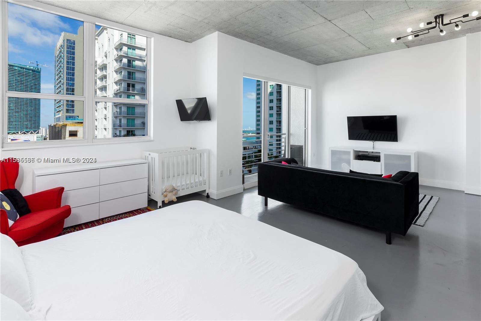 133 NE 2nd Ave # 1607
