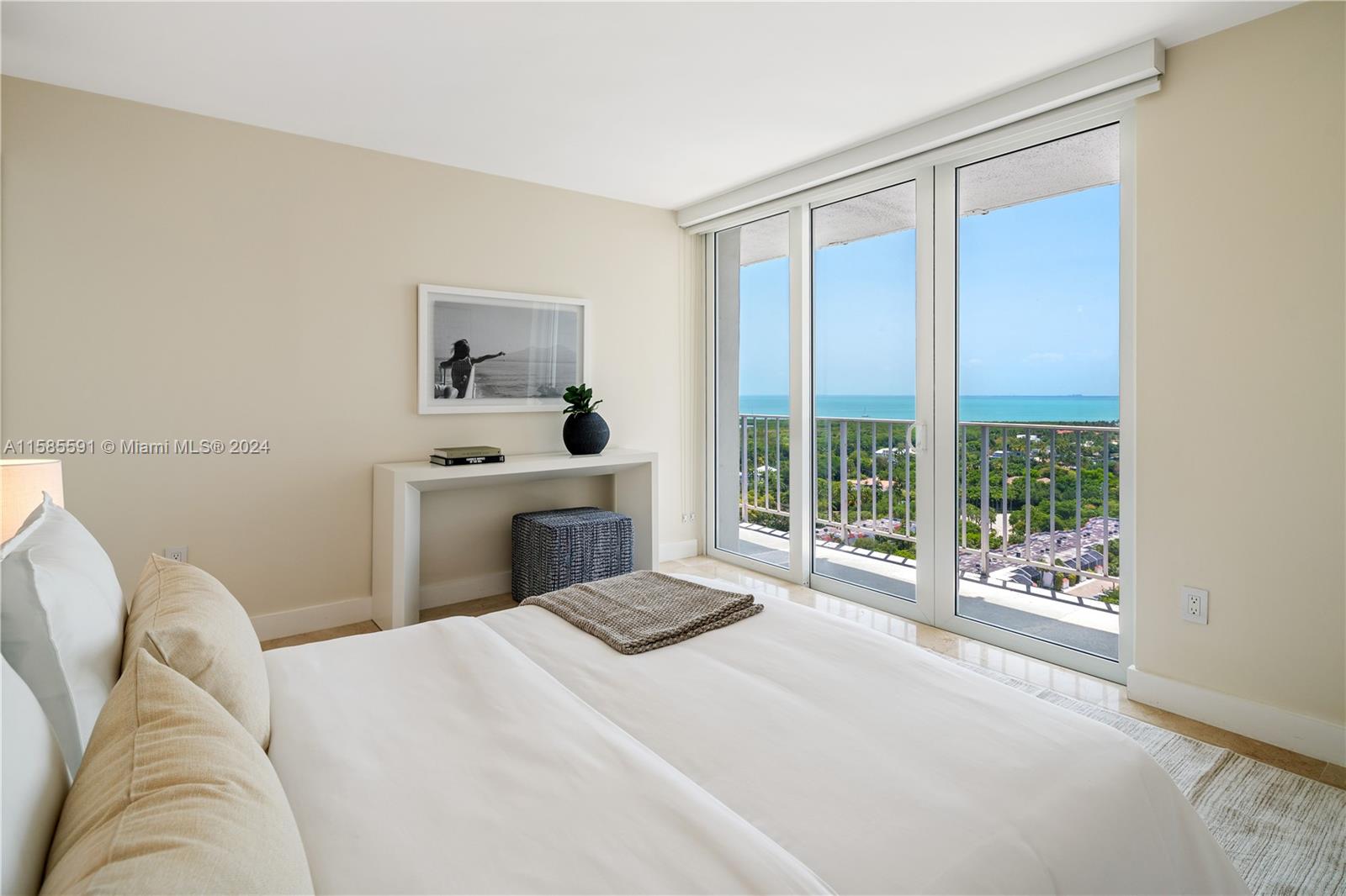 881 Ocean Dr # 18E