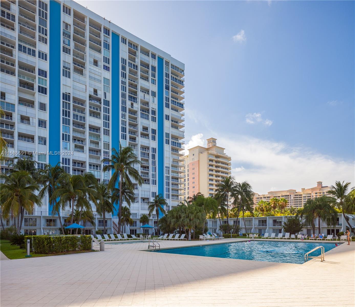 881 Ocean Dr # 18E