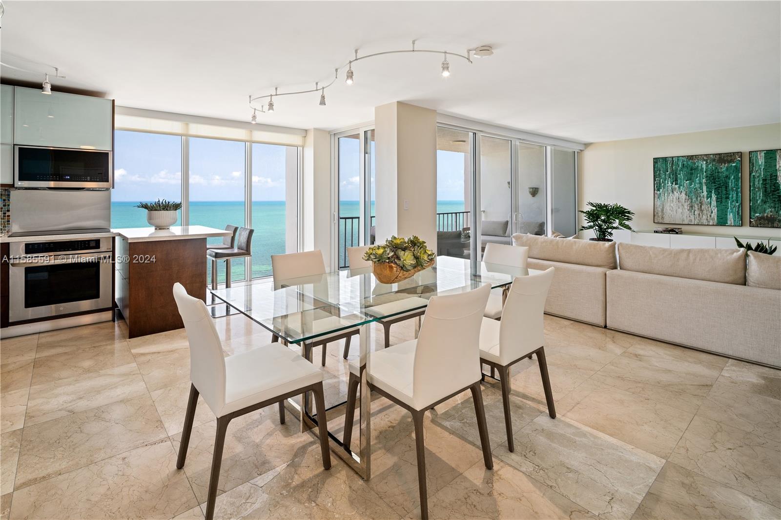 881 Ocean Dr # 18E
