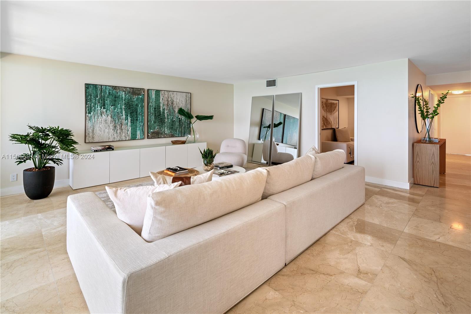 881 Ocean Dr # 18E