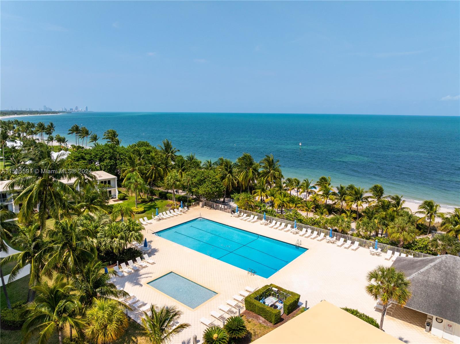 881 Ocean Dr # 18E