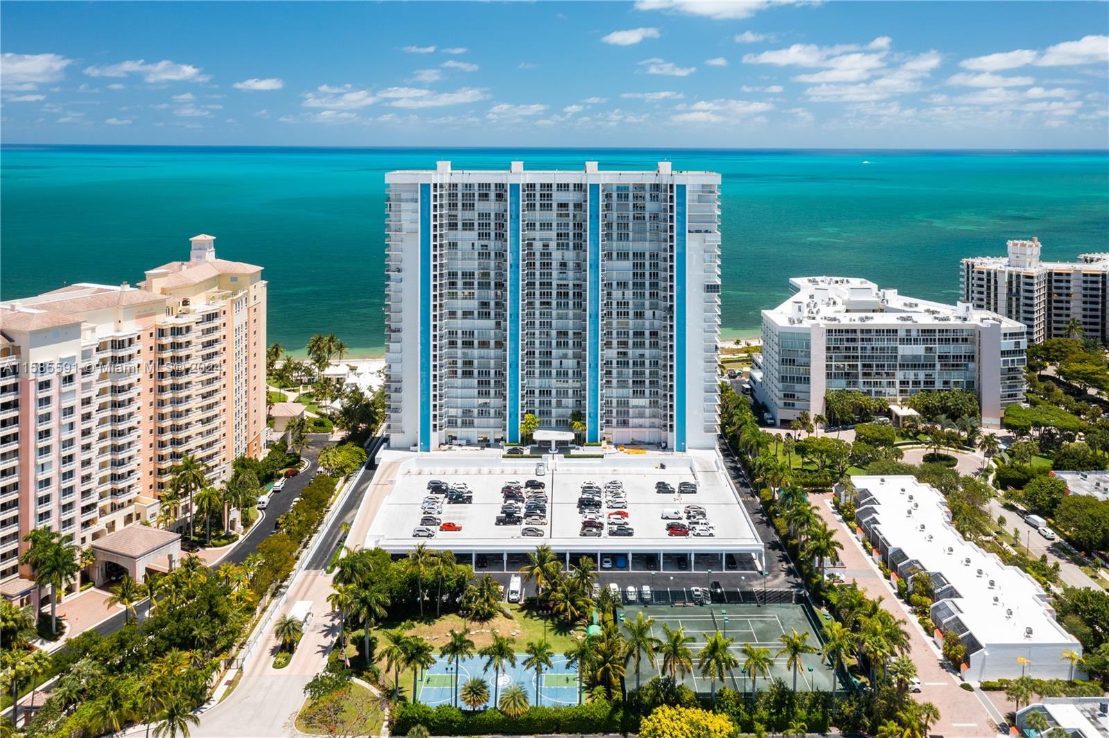 881 Ocean Dr # 18E
